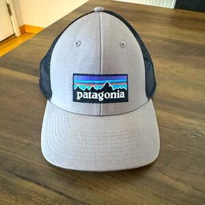 Patagonia Two Tone SnapBack Mesh Trucker Hat Adjustable - One Size Black/Grey